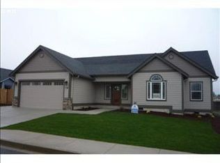 716 N 6th St, Carlton, OR