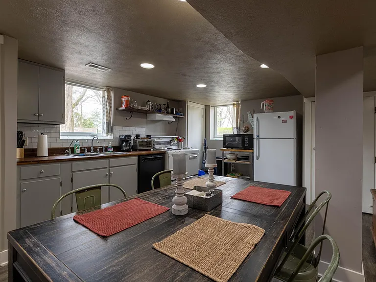 3720 Brehob Rd — Photo 4