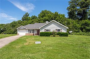 2nd image of 1180 Acorn Dr