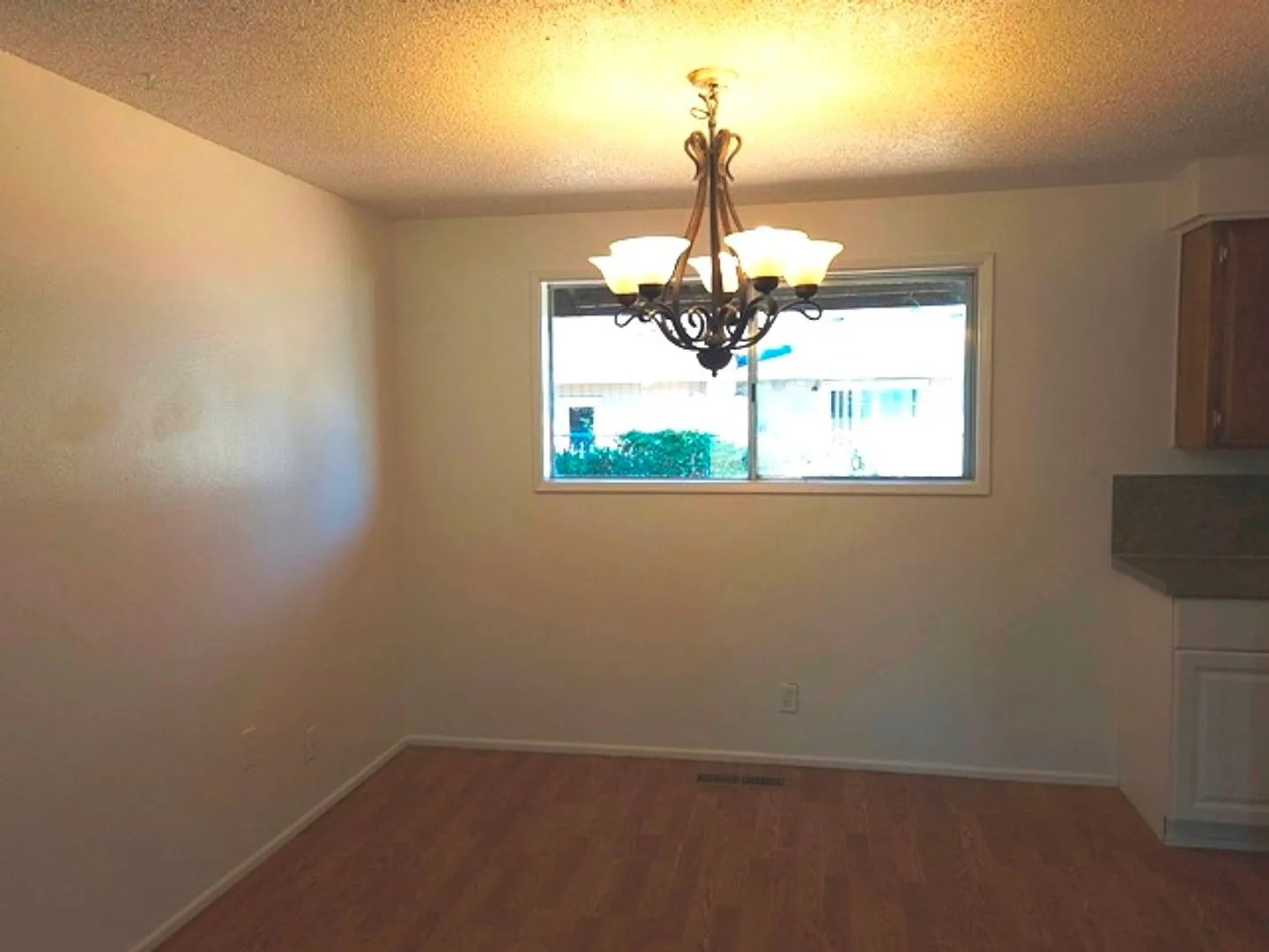 3Bd/1.5Ba Single Story Home - For viewing! — Photo 4