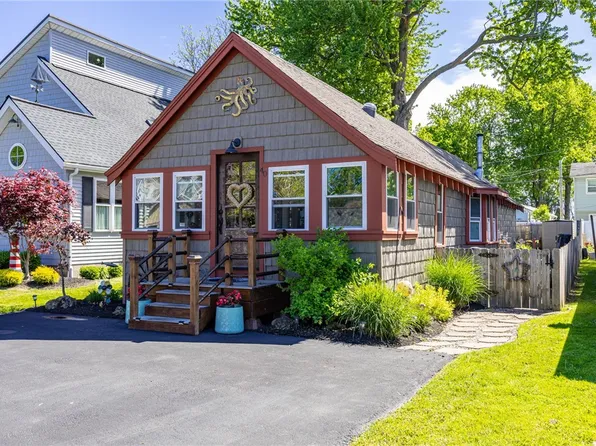 40 Bateau Ter, Rochester, NY 14617