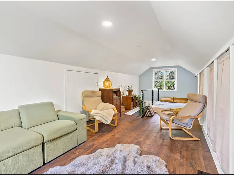 414 Spring St — Photo 6