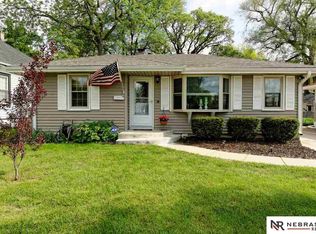 6627 Bedford Ave, Omaha, NE 68104
