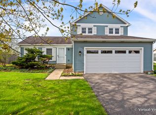 71 Burgess Dr, Glendale Heights, IL