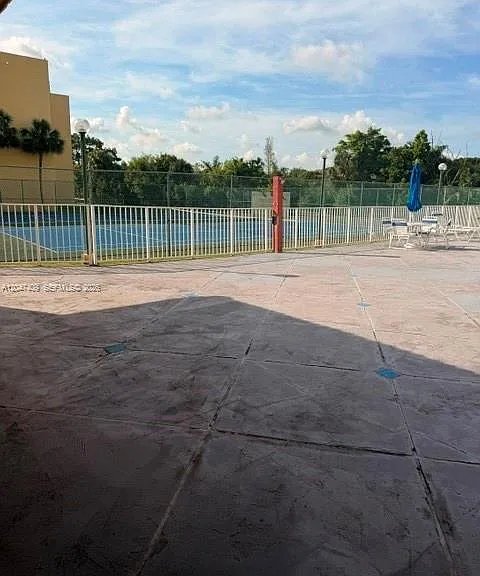 6930 Miami Gardens Dr #1-517 — Photo 18