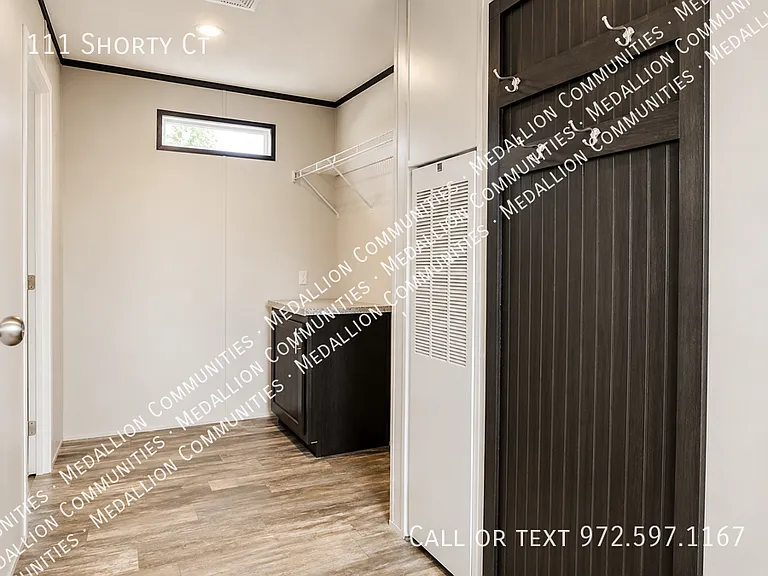 111 Shorty Ct — Photo 13