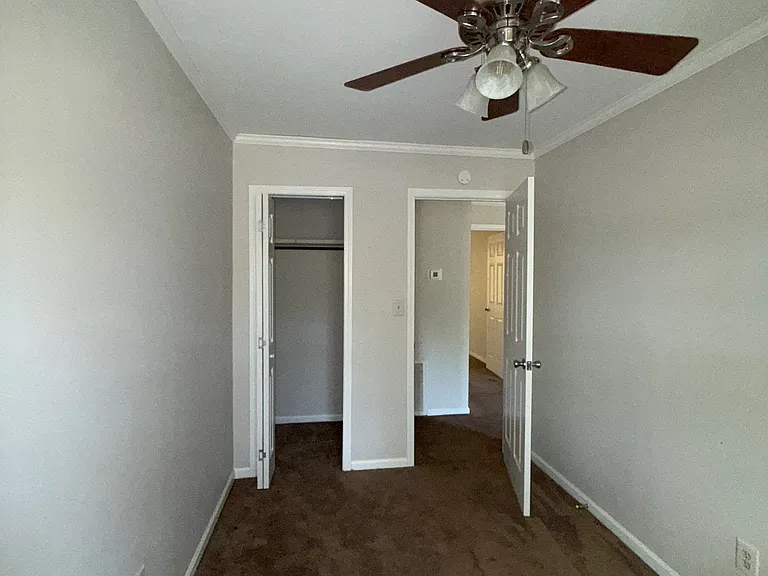 214 Dixon Cir — Photo 5