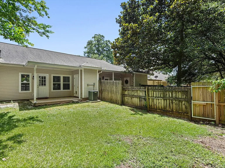 732 Willow Bridge Dr W — Photo 17