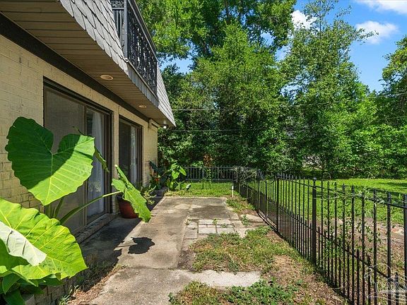 5th image of 4180 Alexander Ave