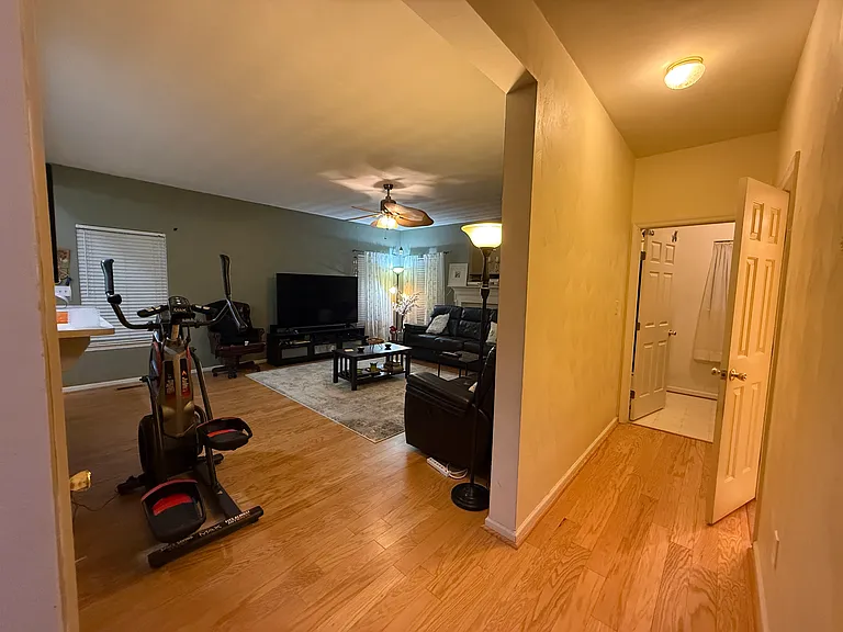 1308 Crosswood Ln — Photo 3
