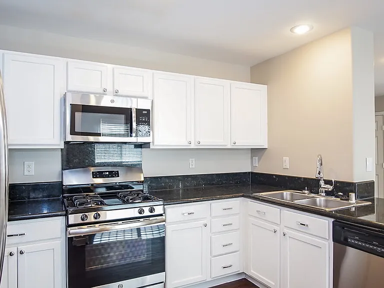 9213 Millikan Ave — Photo 6
