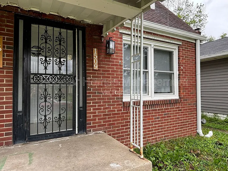 1509 N Chester Ave — Photo 3
