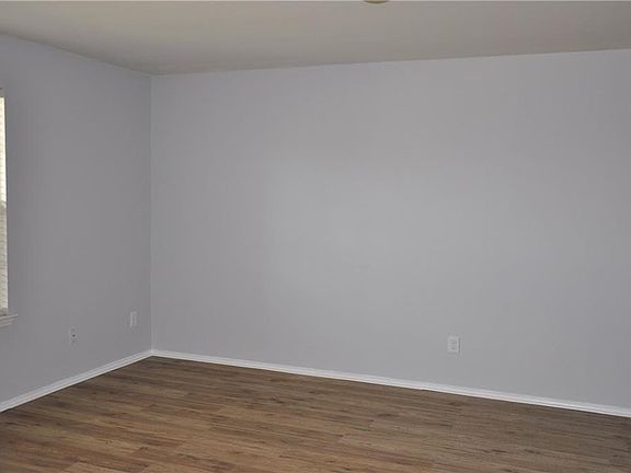5th image of 14812 Southview Trl