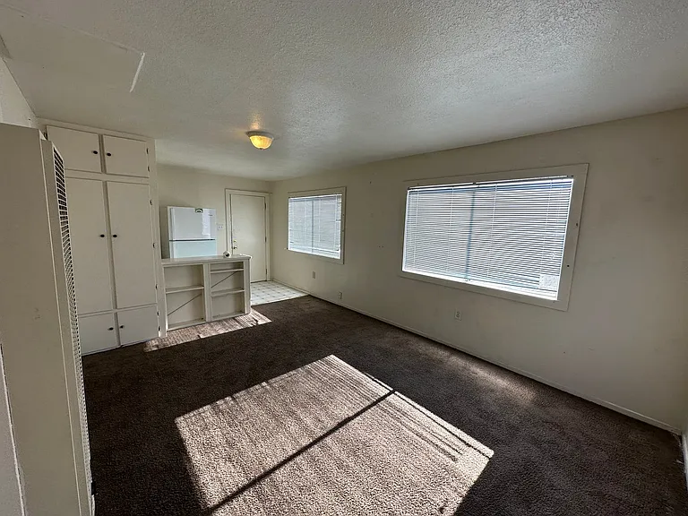 725 1/2 Kern St #B — Photo 4
