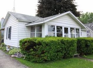 420 E Ontario St, Omro, WI 54963