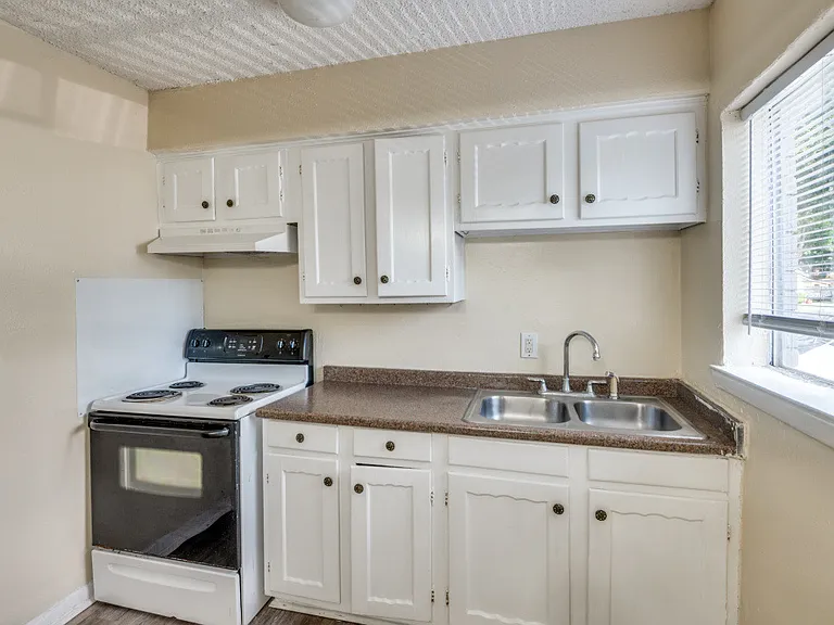 512 S Delaware St #4 — Photo 2