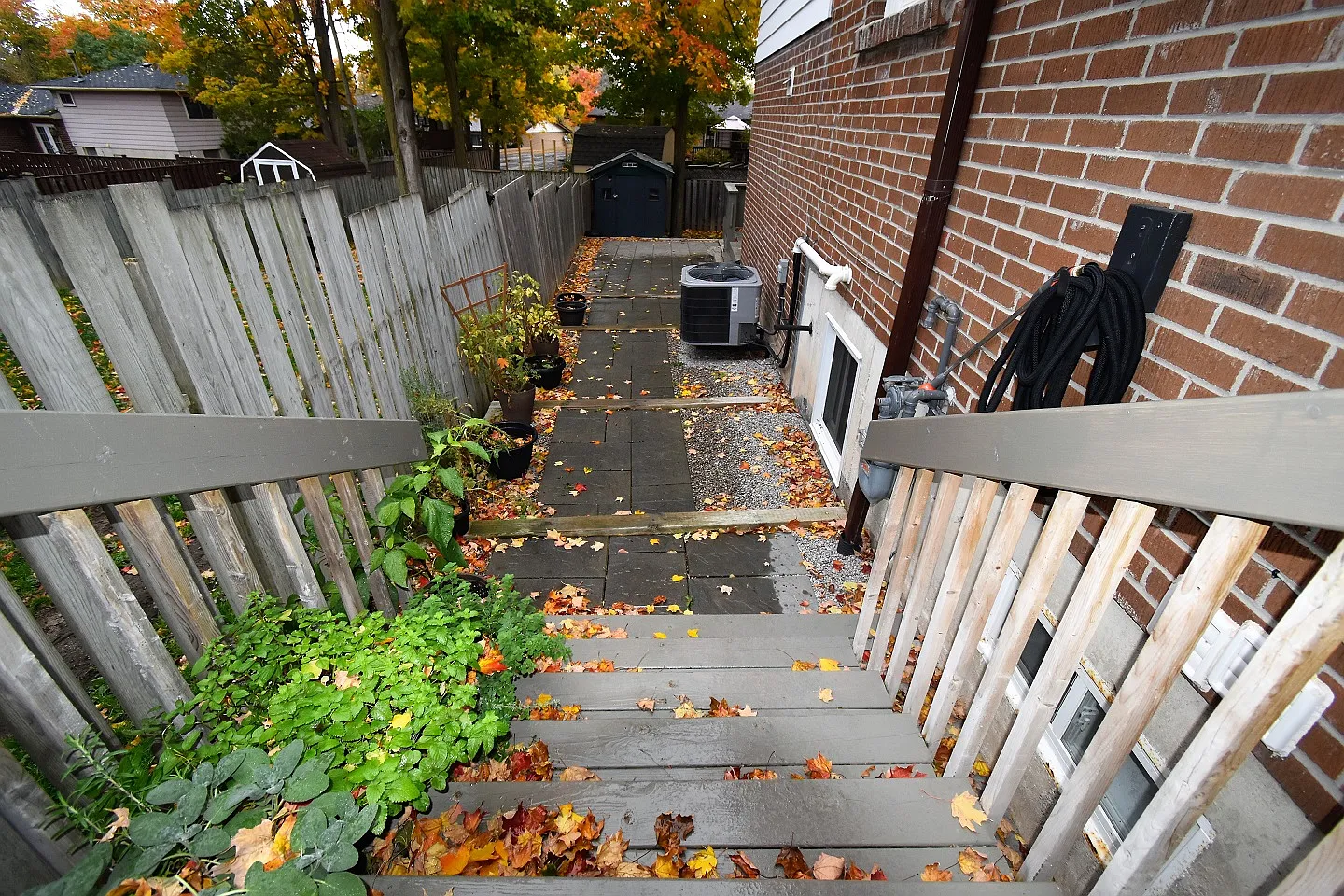 16 Woodgrove Court — Photo 3