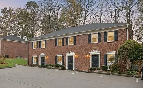 138 Sterling Ct Photo 1
