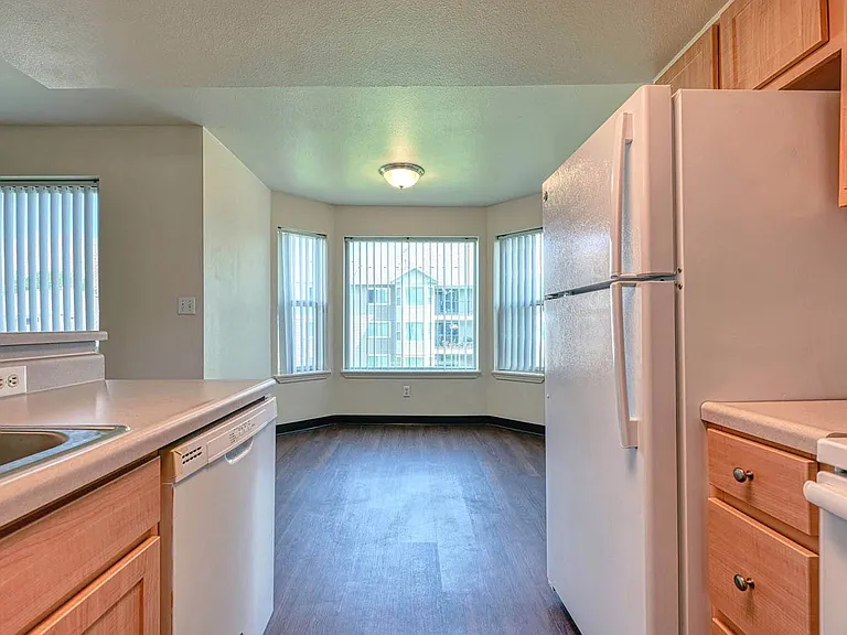 Balmoral Apartments — Photo 17