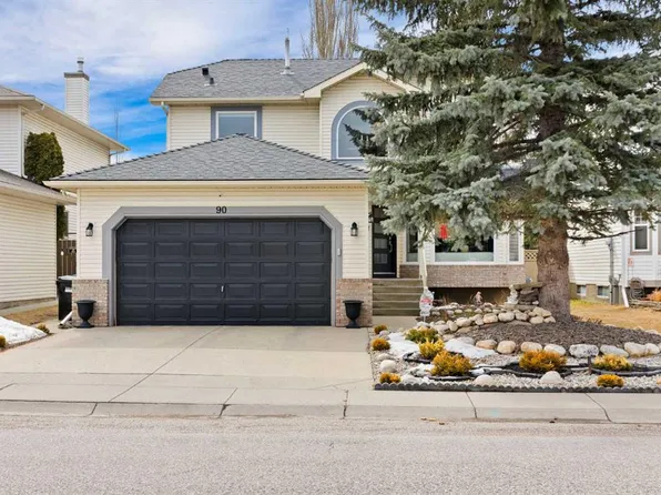 90 N Riverview Cir SE, Calgary, AB T2C 4K1
