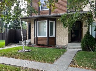 10205 158th Ave NW, Edmonton, AB T5X5E5