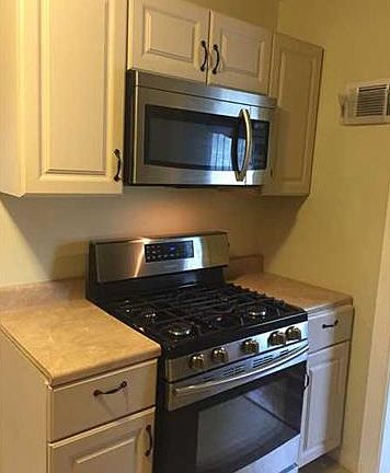 5th image of 207 Cohassett Dr