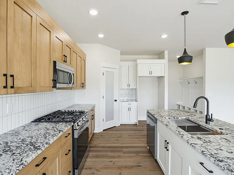 475 E River Ln — Photo 50