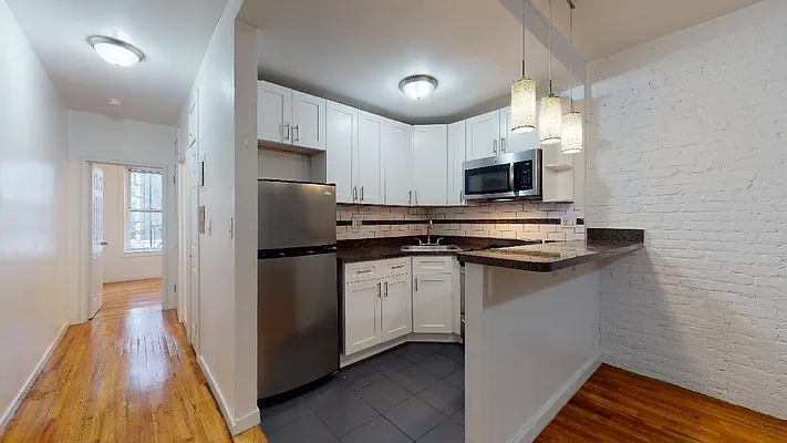 Rented by Bond New York | media 16