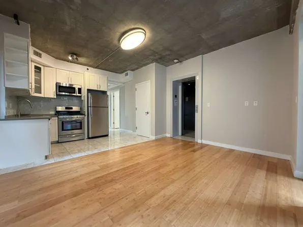 293 Hawthorne St APT 2B, Brooklyn, NY 11225