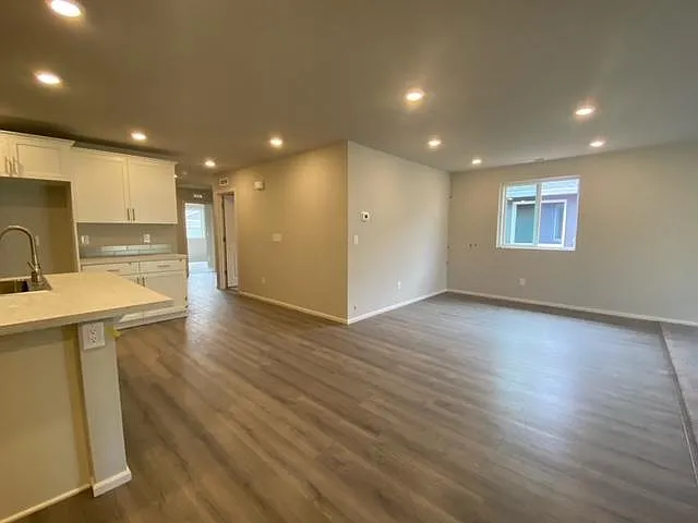 369 Cornwell St — Photo 11
