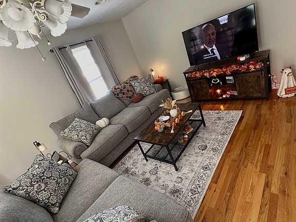 3rd image of 9 Nalu Ln APT 1