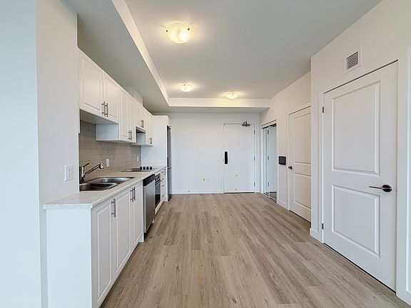 4th image of 461 Green Rd #1112