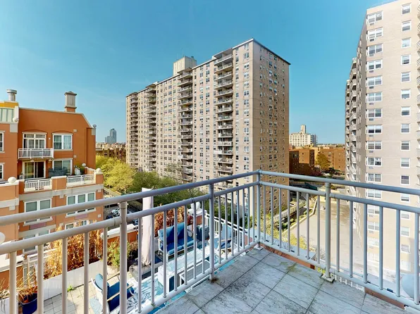 135 Oceana Drive East image 26 of 36