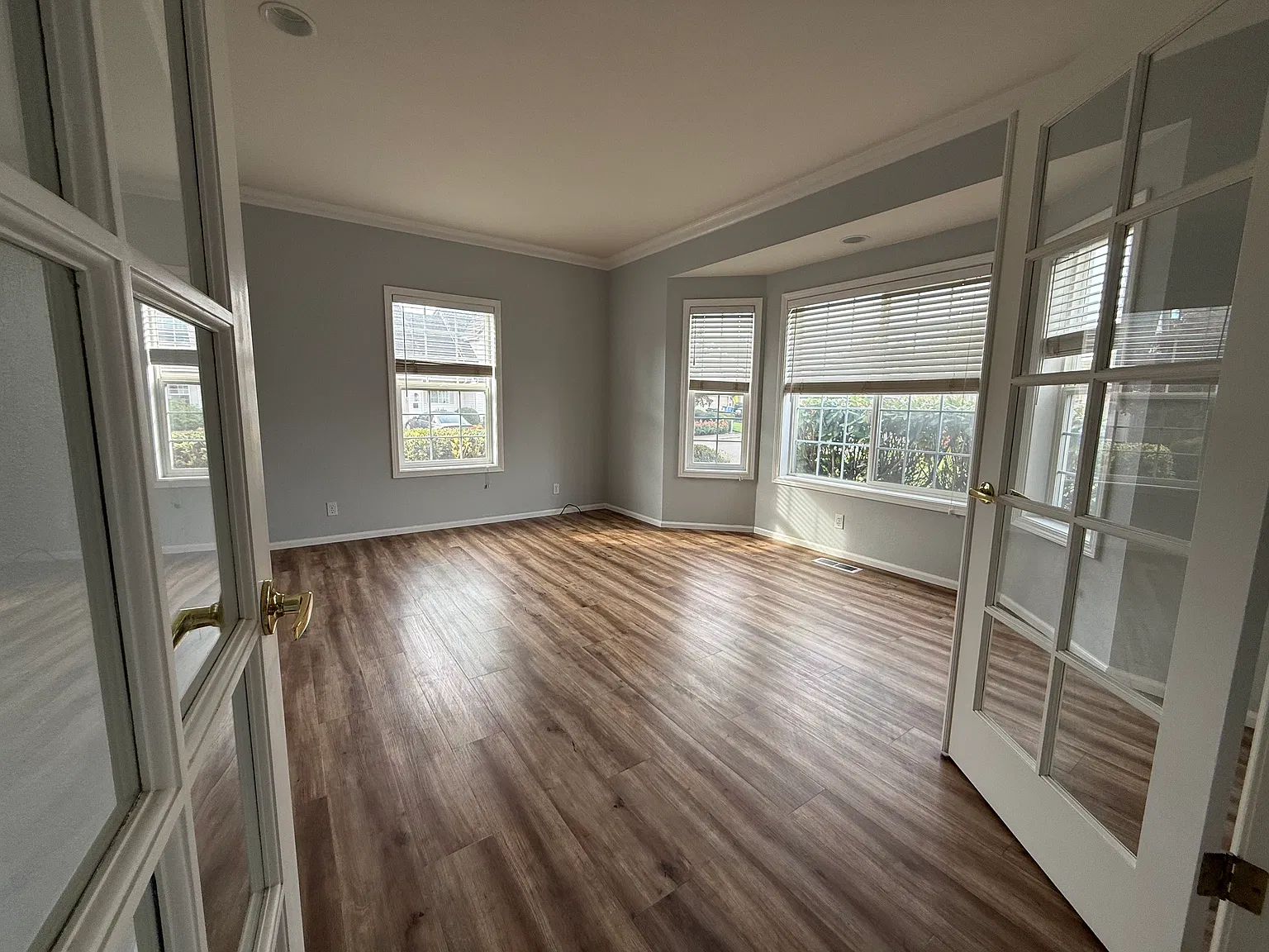 3 bed, 3.5 bath, 2282 sqft, $2,960 — Photo 4
