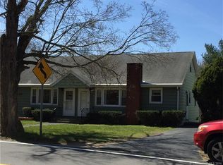 111 Fort Shantok Rd, Uncasville, CT 06382