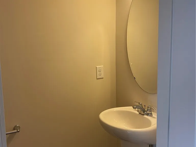 919 Merchants Ct — Photo 14