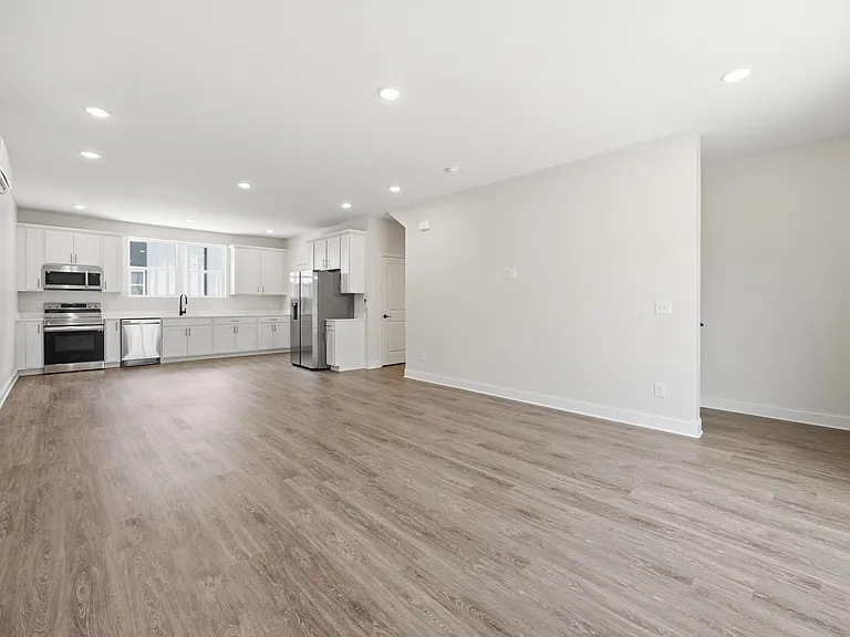 5706 Sofias Cir — Photo 12