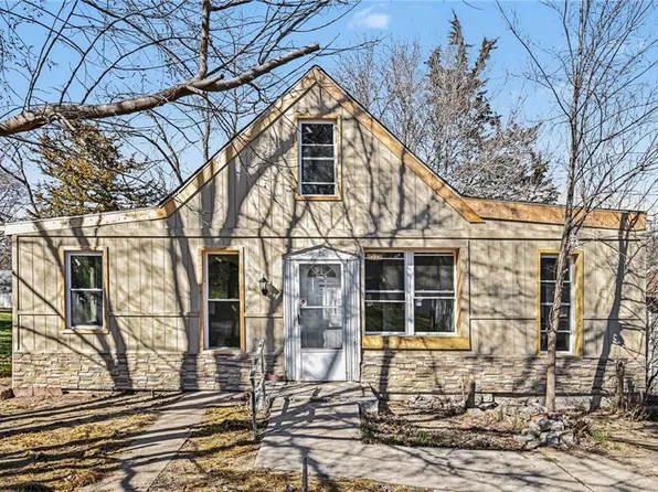 1613 Clifford St, Saint Joseph, MO 64505