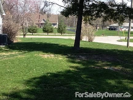 Side yard facing Fitzgerald