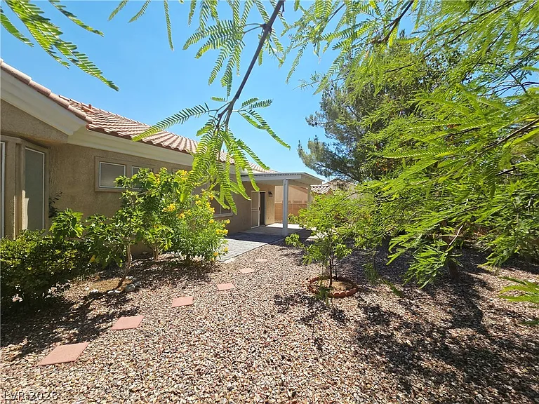 10309 Longwood Dr — Photo 36