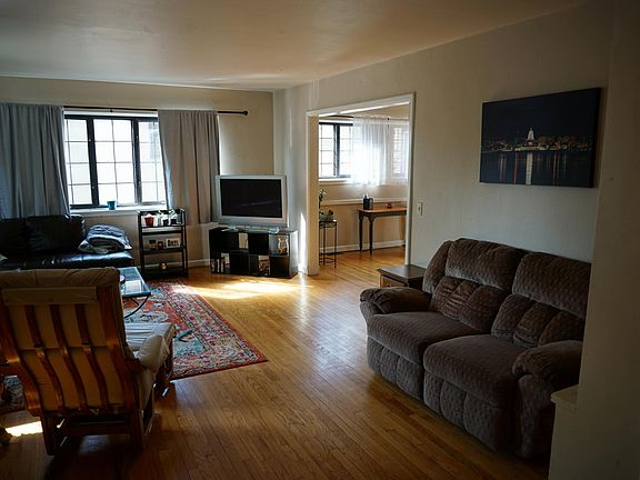 3rd image of 410 N Pinckney St #750x5mm0z
