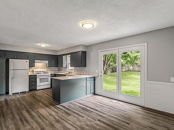 5th image of 7818 45th Ave N