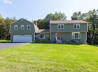 176 Village Dr, Shelton, CT 06484