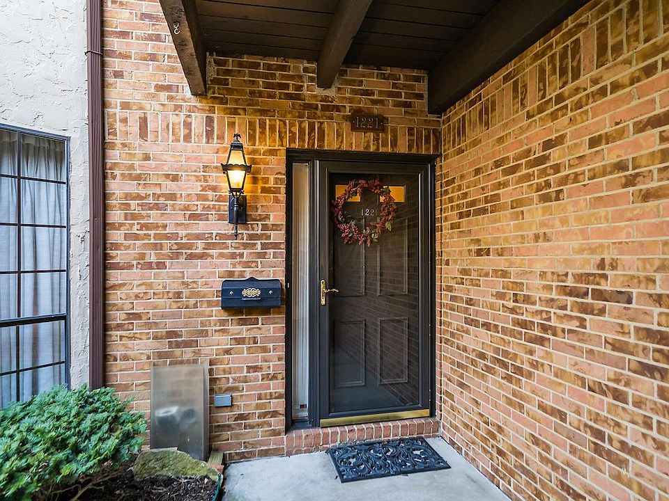 1st image of 1221 Fountaine Dr