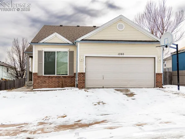 1390 Lords Hill Dr, Fountain, CO 80817