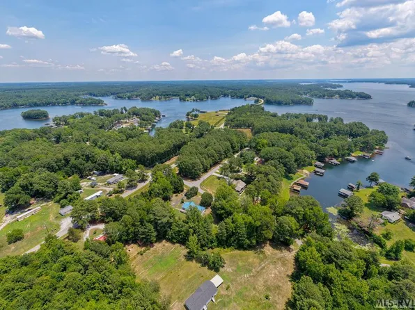 124 Pineview Dr, Henrico, NC 27842