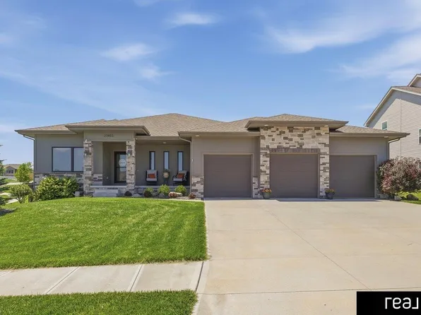 21803 I St, Elkhorn, NE 68022