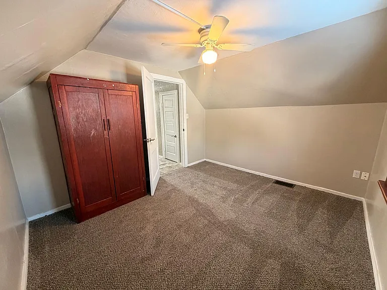 324 E Oakland St — Photo 16