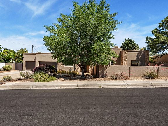 2nd image of 4501 Altura Pl NE