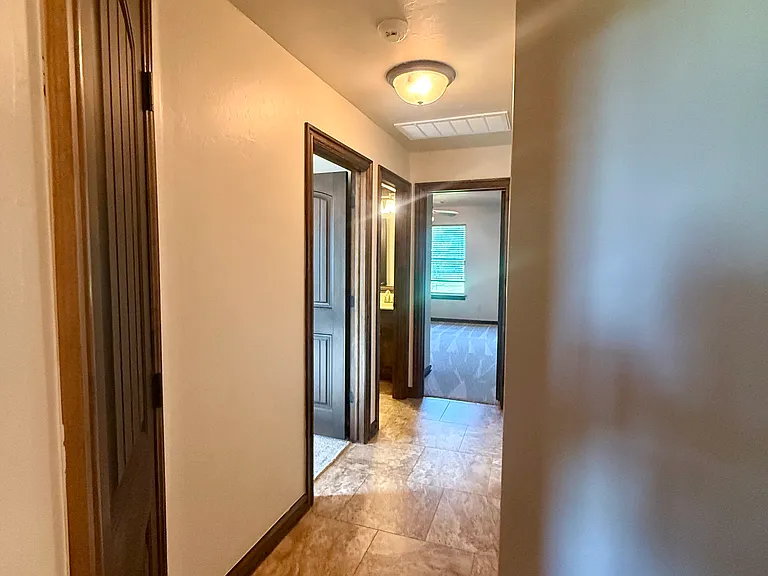 2114 Savona Ln — Photo 36